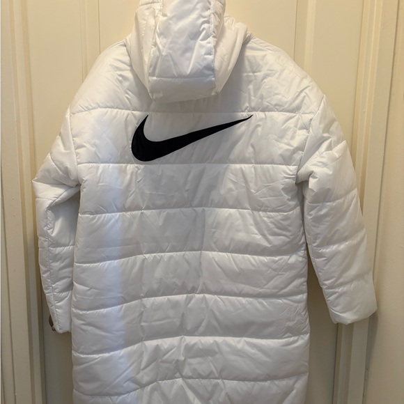 Nike Puffer Coat - Women’s Size Medium - Picture 2 of 12